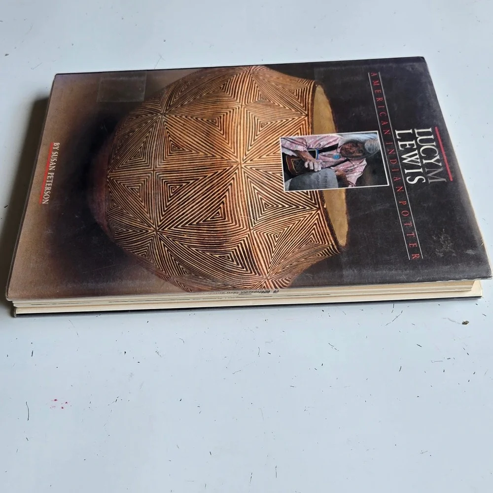 Lucy M Lewis American Indian Potter Susan Peterson Hardcover 1984 First Edition